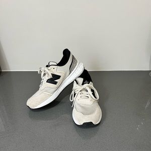 New balance sneakers
